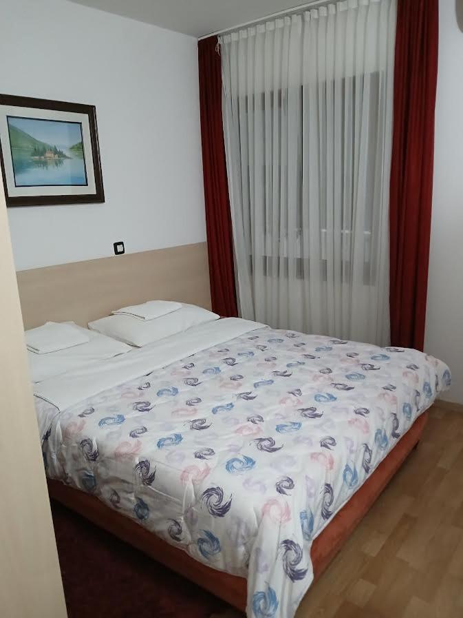 Hotel Viv Τρέμπινιε Εξωτερικό φωτογραφία