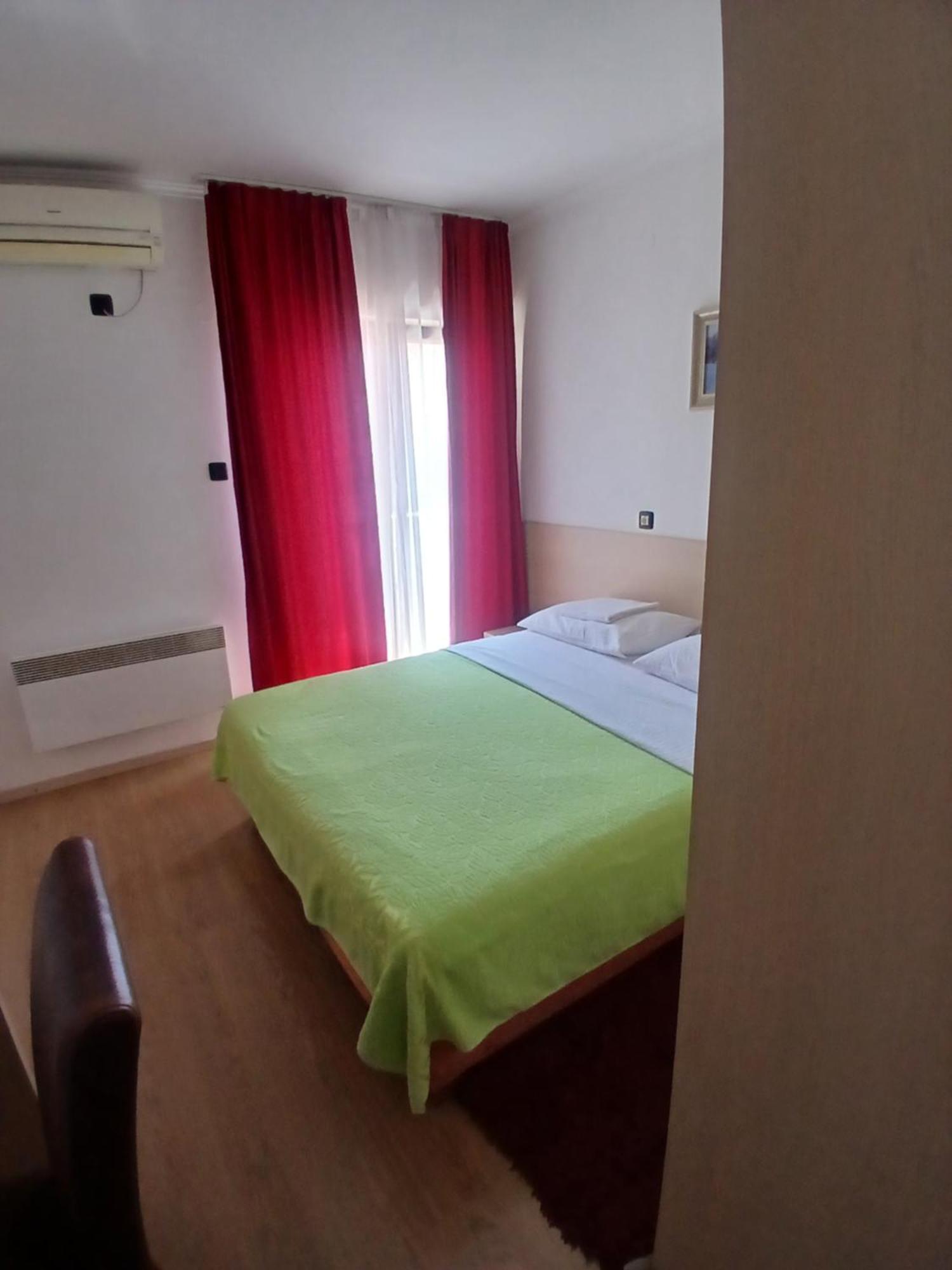 Hotel Viv Τρέμπινιε Εξωτερικό φωτογραφία