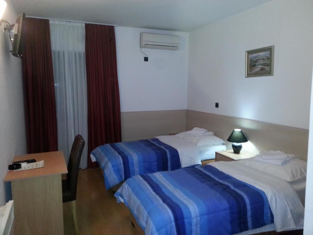 Hotel Viv Τρέμπινιε Εξωτερικό φωτογραφία