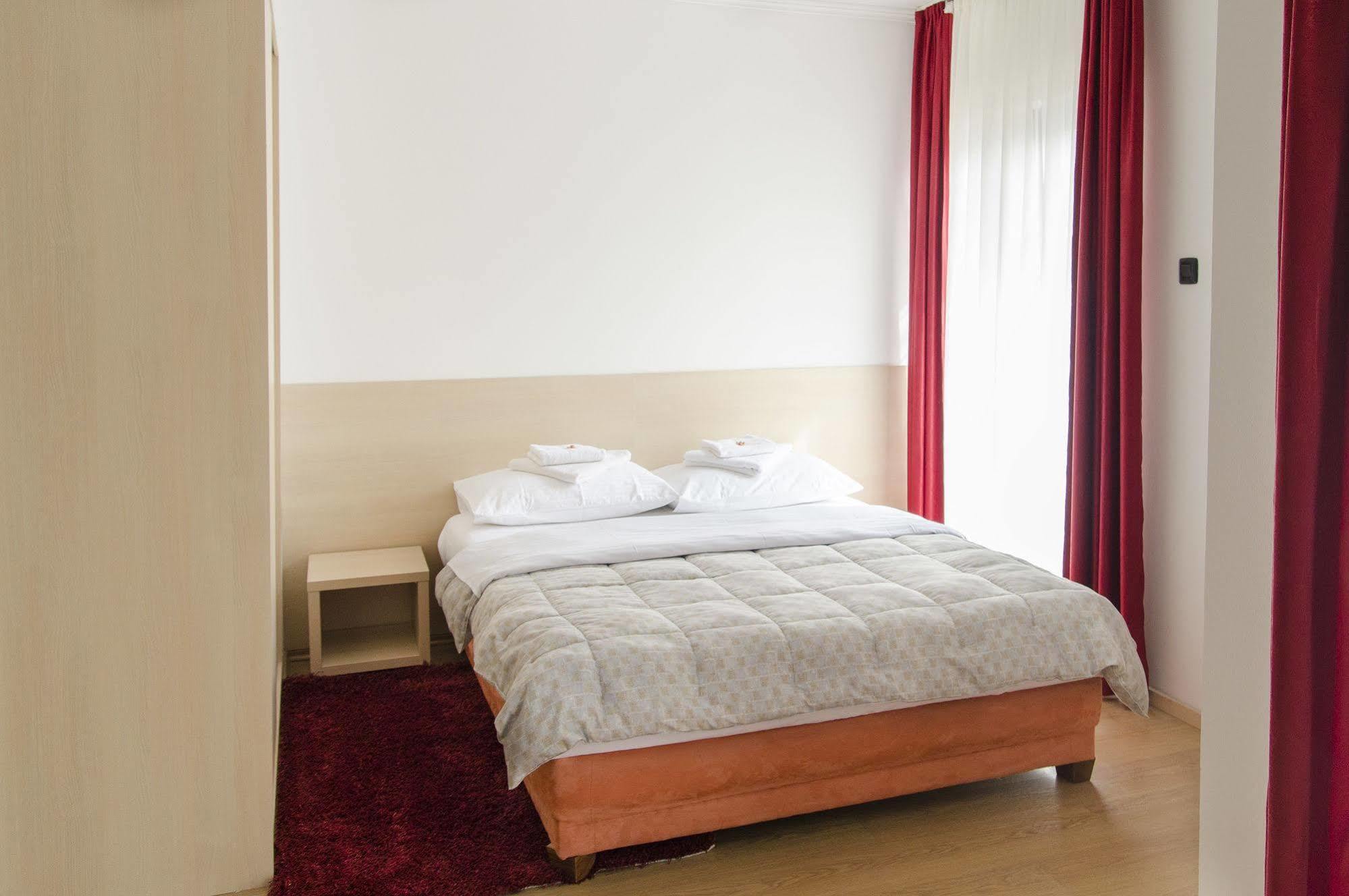 Hotel Viv Τρέμπινιε Εξωτερικό φωτογραφία