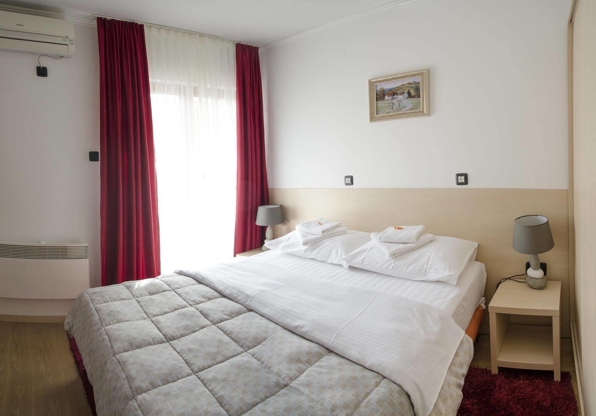Hotel Viv Τρέμπινιε Εξωτερικό φωτογραφία